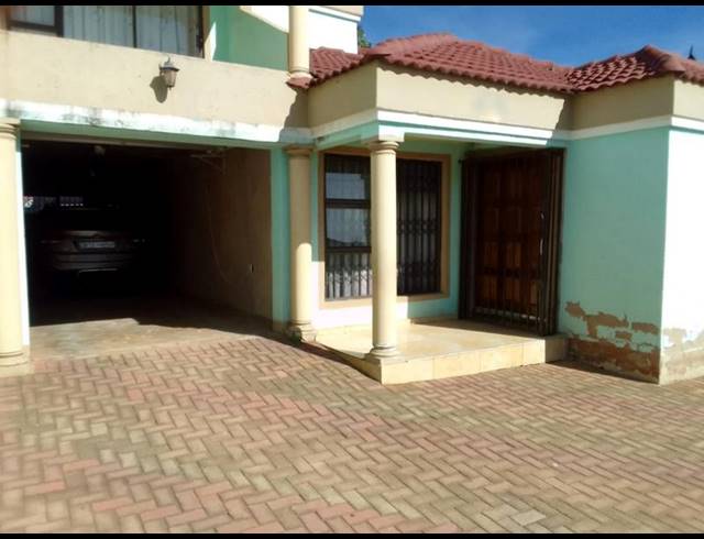 4 BEDROOM HOUSE FOR SALE IN MEADOWLANDS